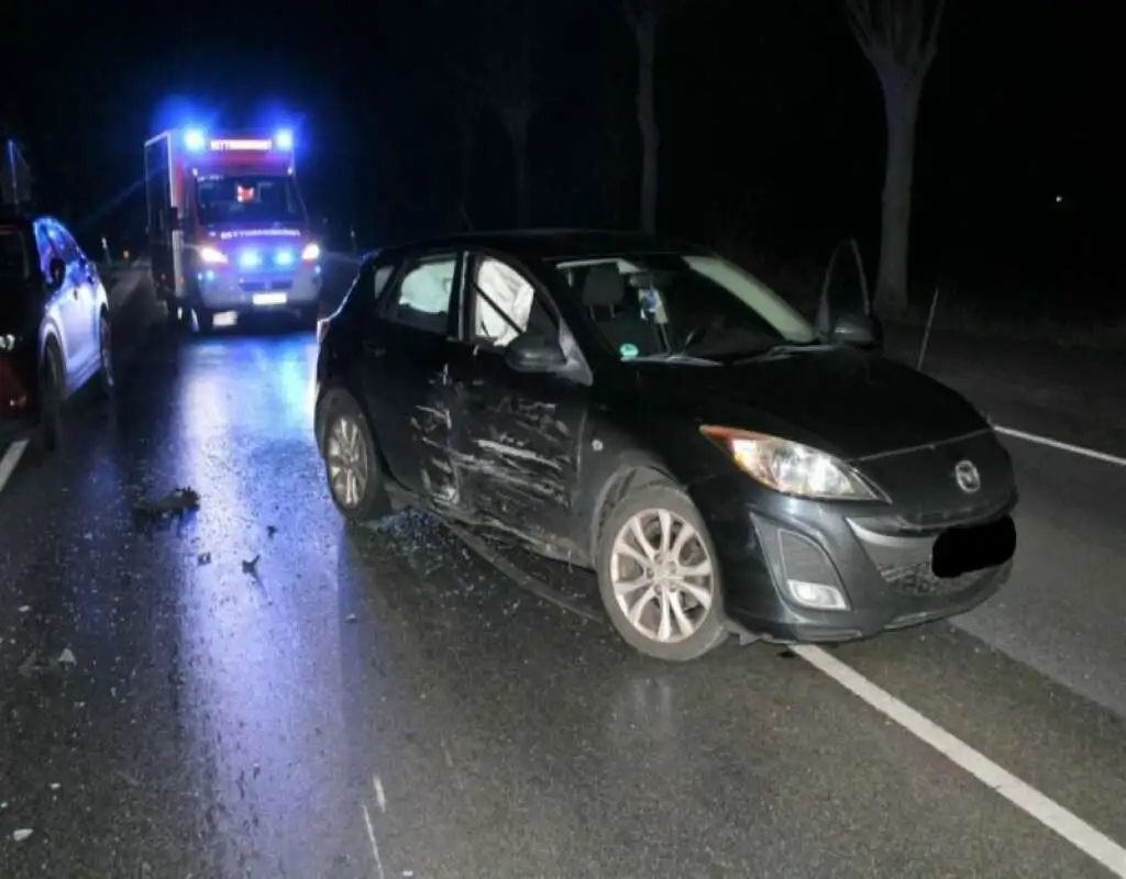 Bremen (Bremerhaven): Fahrzeugkontrolle Endet In Unfall - Polizei Sucht ...