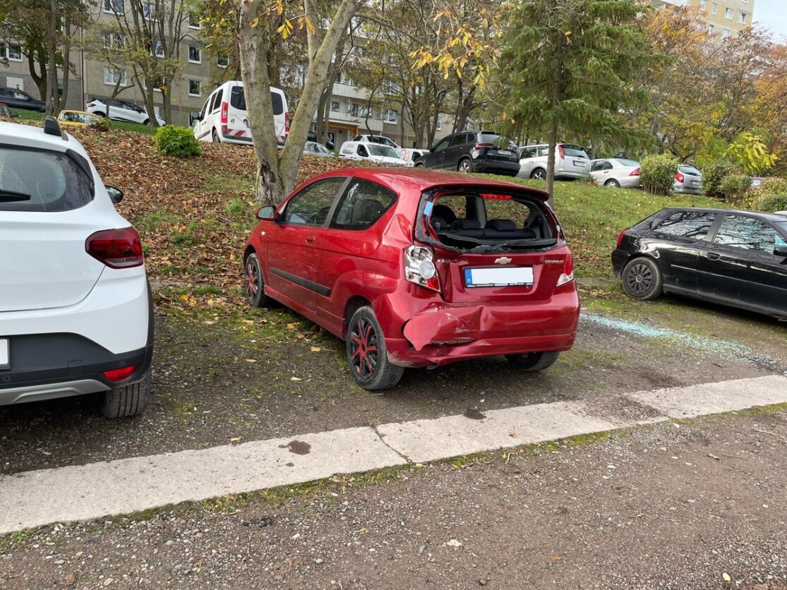 Missglücktes Parkmanöver in Erfurt: Alkoholisiert am Steuer