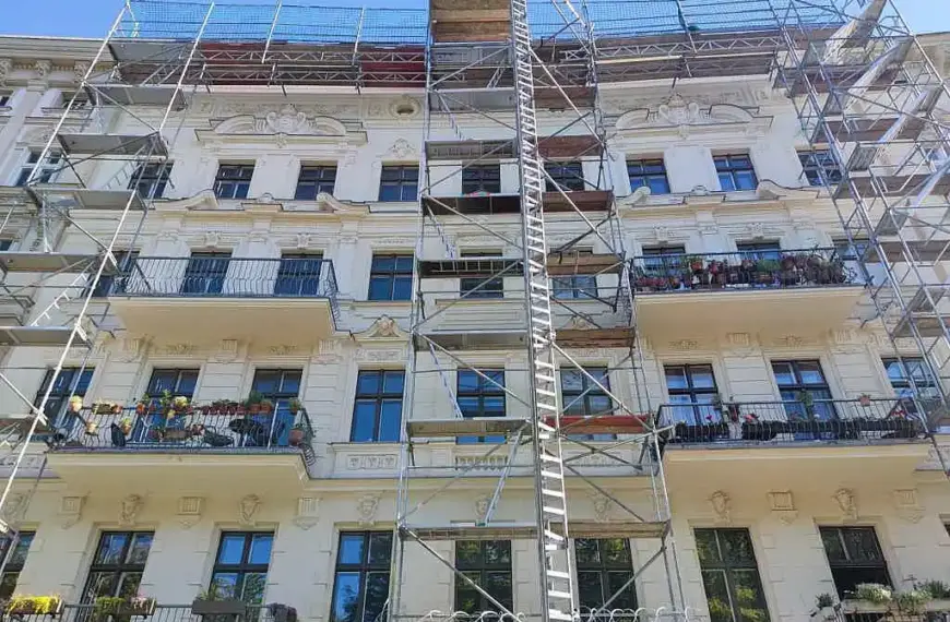 Vor allem unsanierte Häuser stehen in Großstädten zum Verkauf