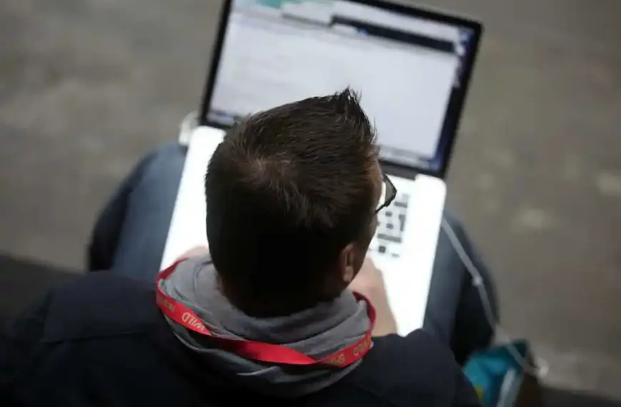 Studie: Menschen und KI reagieren ähnlich auf verwirrenden Code