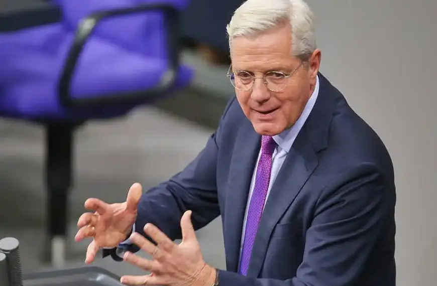 Röttgen: Europa muss Ukraine ohne US-Unterstützung helfen