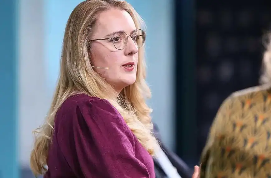 Dröge gegen verpflichtendes Gesellschaftsjahr