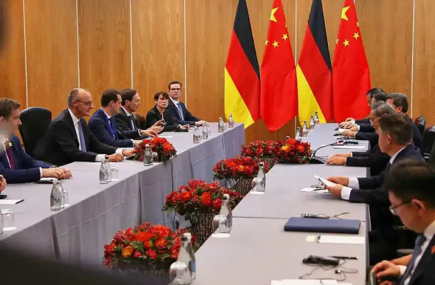 Bundesregierung: Merz-Li-Treffen beim G20-Gipfel war „konstruktiv“