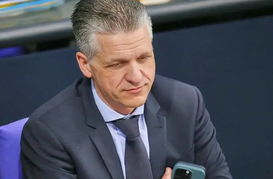 Frei ruft Junge Gruppe zu verantwortungsvollem Vorgehen auf