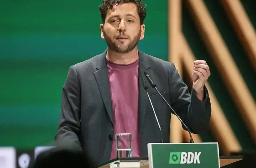 Grünen-Chef Banaszak fordert sozial gerechteren Klimaschutz