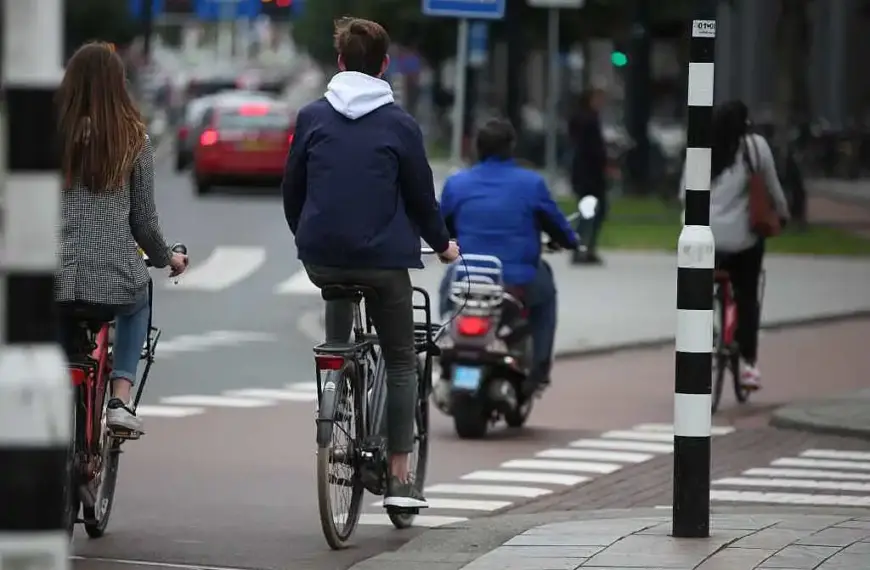 ADAC will verpflichtende Türwarnsysteme gegen „Dooring“-Unfälle