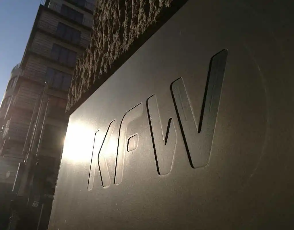 KfW: Großunternehmen kürzen beim Klima – Mittelstand investiert