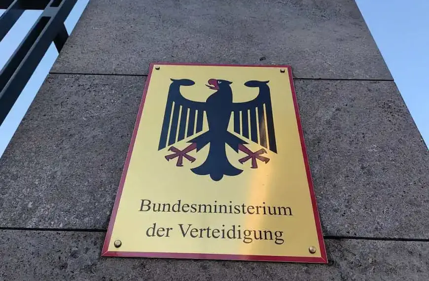 Bundesregierung will Austausch mit Verteidigungsindustrie ausbauen