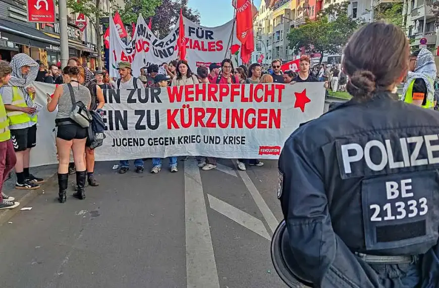 Chef von Verteidigungsausschuss rechnet mit baldiger Wehrpflicht