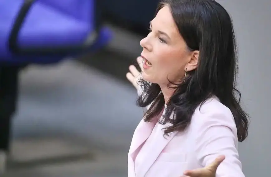 Baerbock warnt vor Gebietsabtretungen in der Ukraine