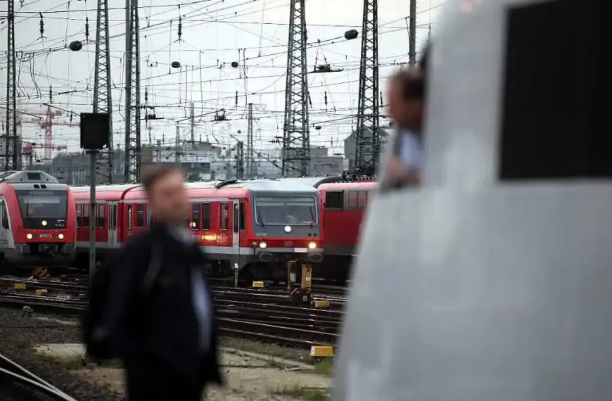 Lokführer-Gewerkschaft lobt Abbaupläne im Bahn-Management