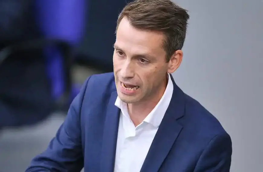 Grüne attackieren Linke im Rentenstreit