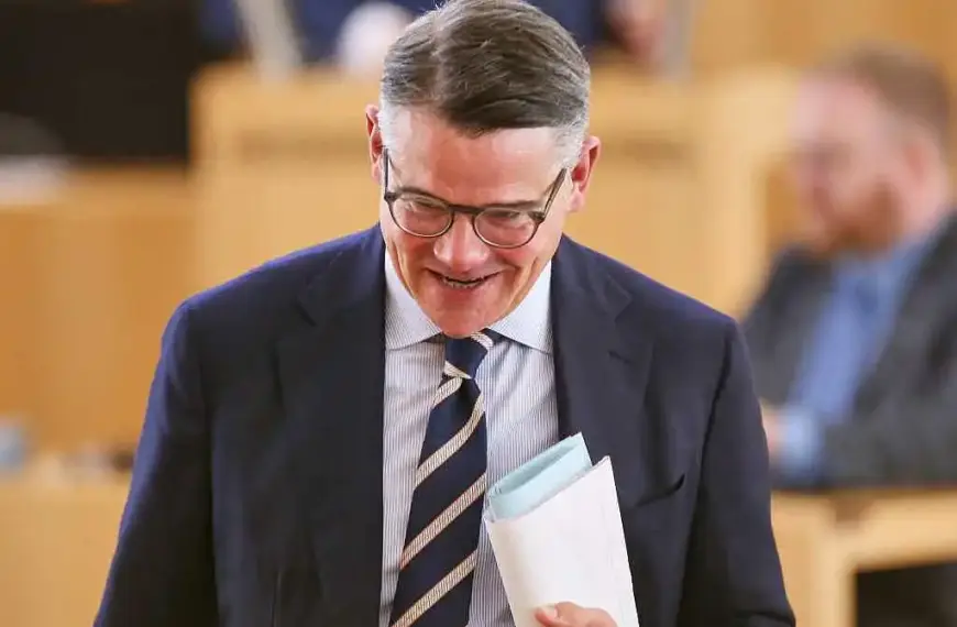 Rhein verlangt Stopp von Verbeamtungen im Öffentlichen Dienst