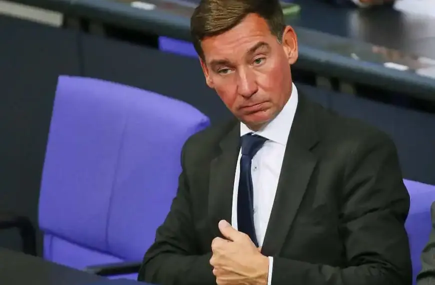 Hartmann: Russische Spionagesatelliten fliegen über Deutschland