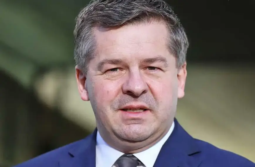 Schulze will mit KI und Handyüberwachung Terroranschläge verhindern