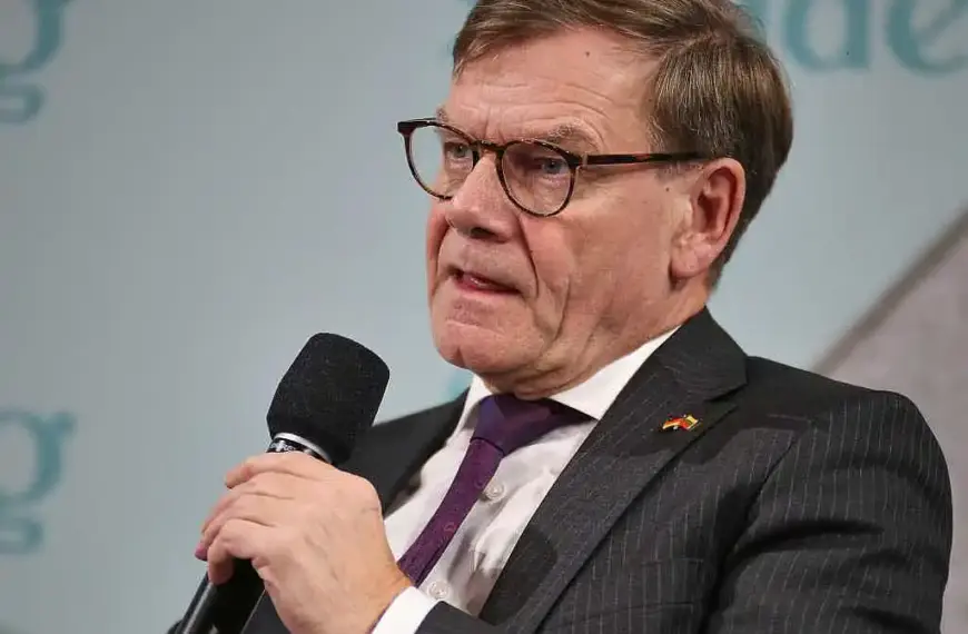 Verhandlungen: Wadephul pocht auf Entscheidungshoheit der Ukraine