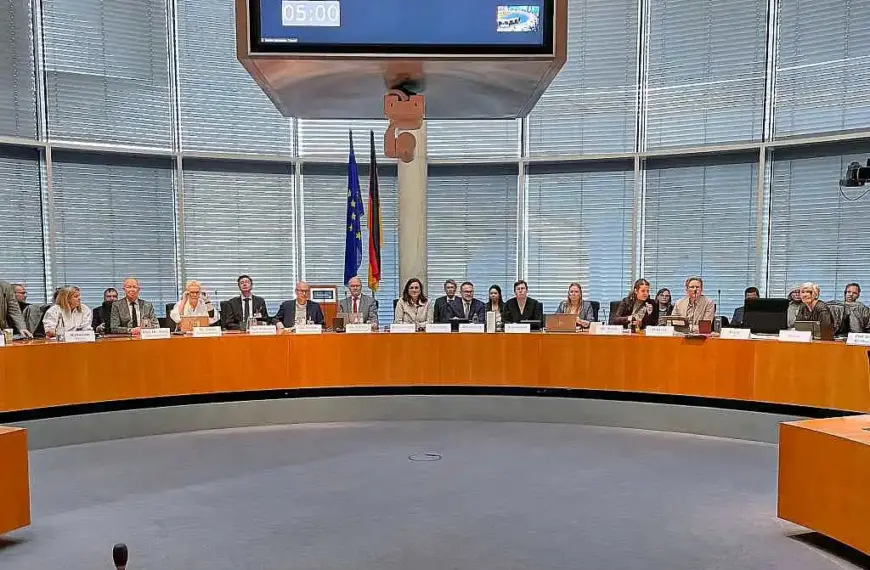 Drosten in Enquete-Kommission: „Es gibt keine deutsche Pandemie“