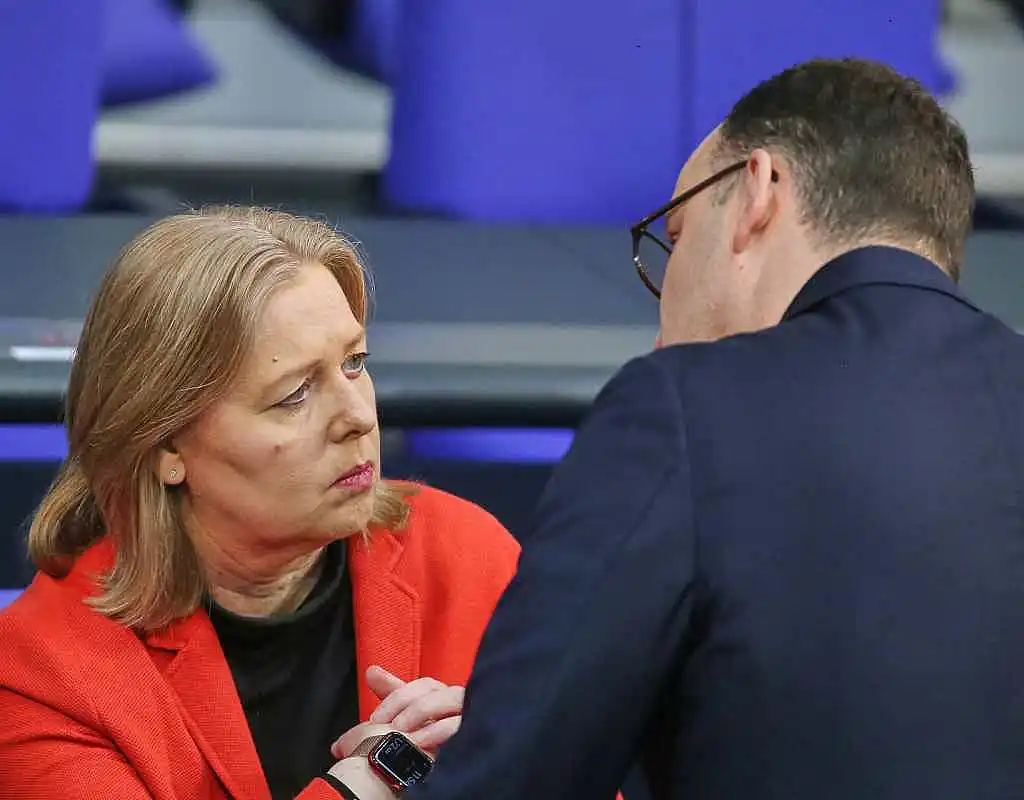 Spahn warnt Bas: Keine Abstriche bei Bürgergeld-Sanktionen