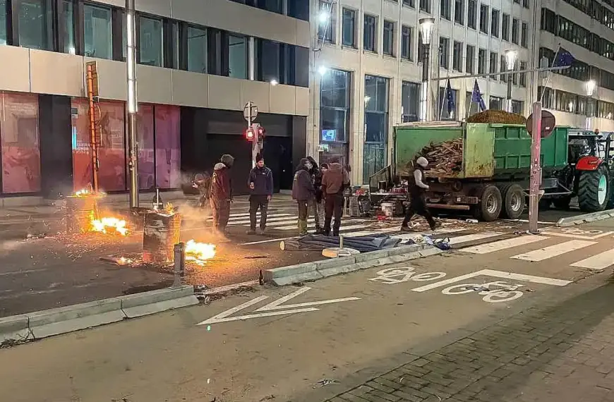 Massive Bauernproteste vor EU-Gipfel in Brüssel