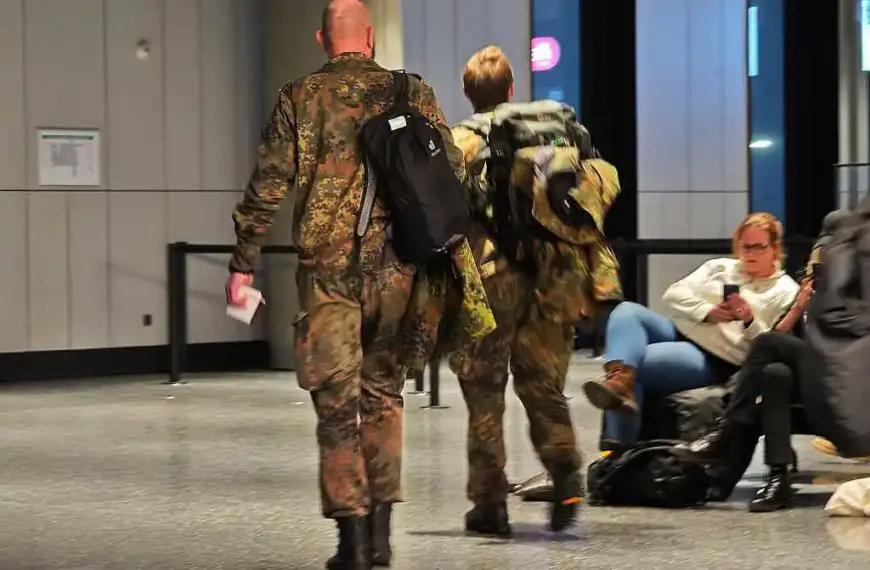 Bundesregierung widerspricht Eindruck überhasteter Grönland-Abreise