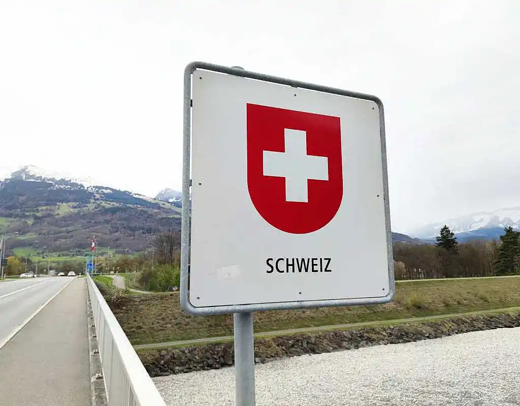 Polizei: Rund 40 Tote nach Feuer in Schweizer Skiort