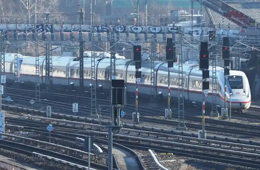 Bahn-Chefin erwartet „schwieriges Jahr“ bei der Pünktlichkeit