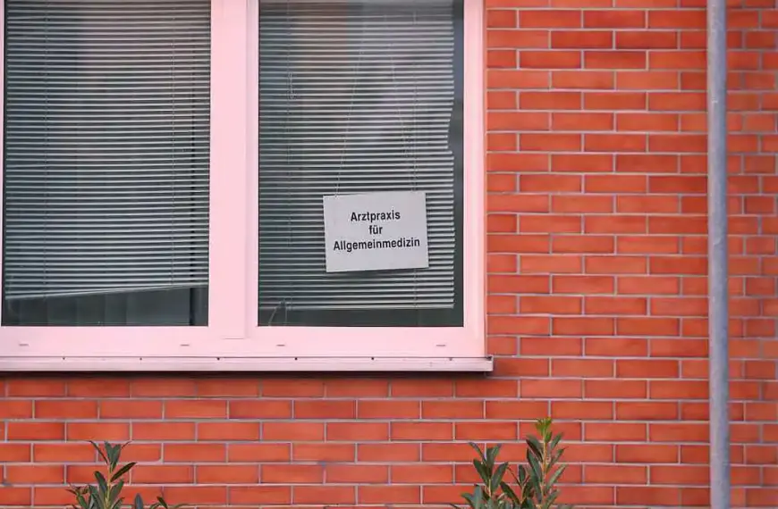 Umfrage: Viele Patienten warten Monate auf Arzttermine