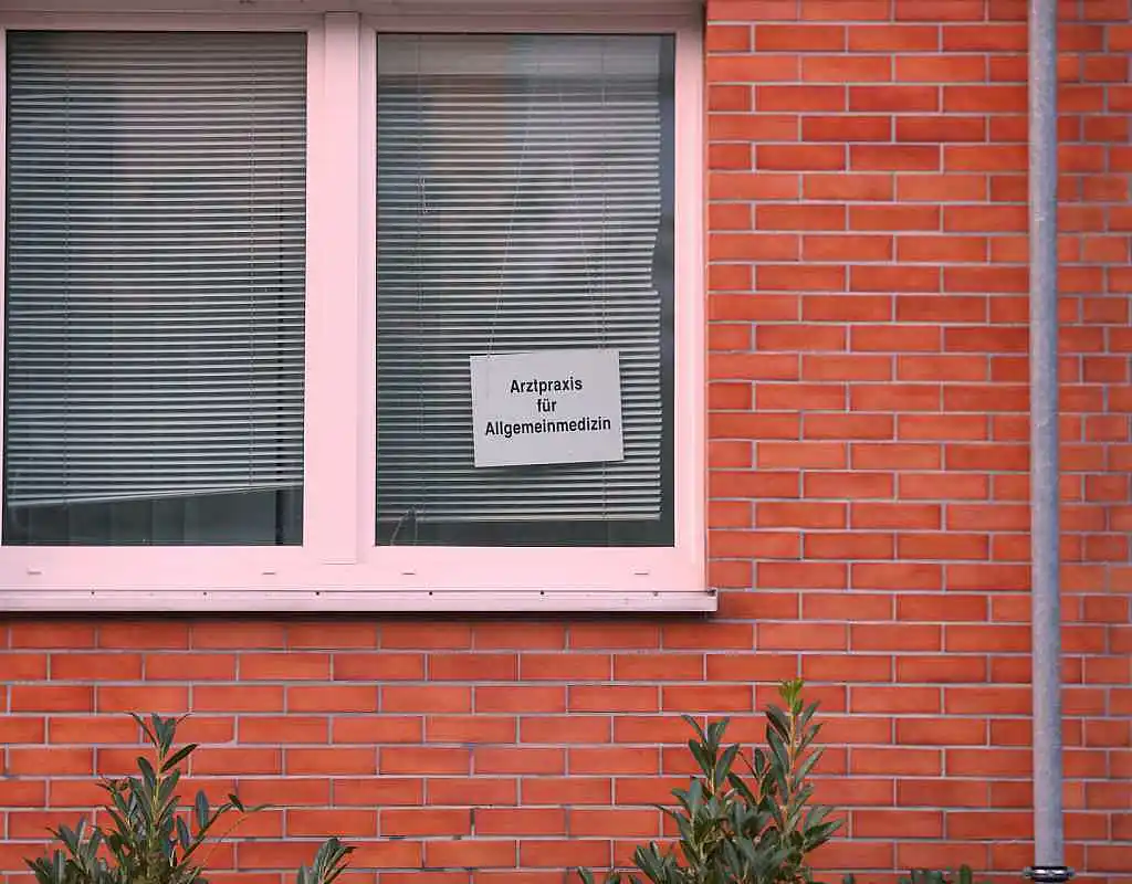 Umfrage: Viele Patienten warten Monate auf Arzttermine