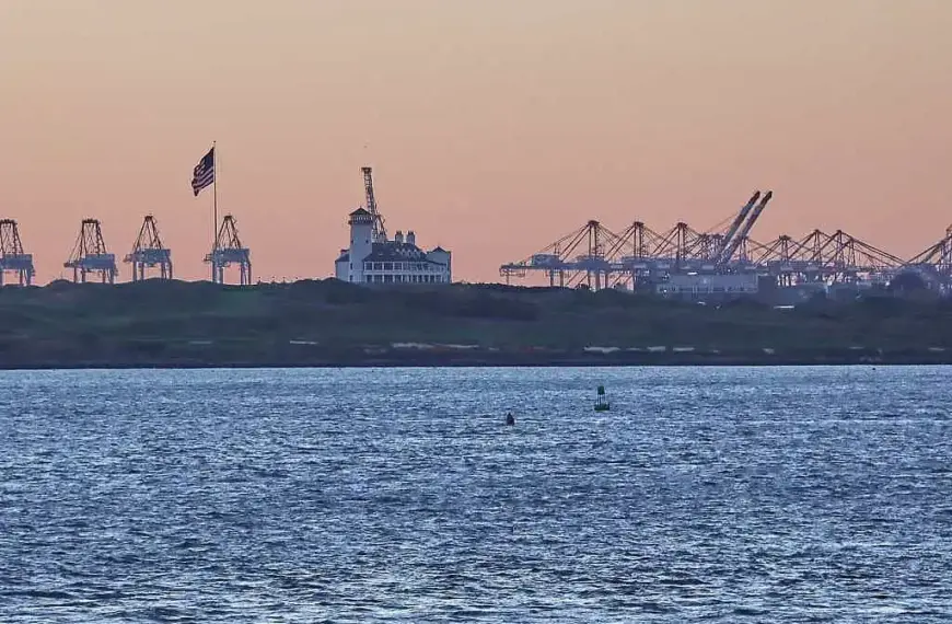 Trump verhängt Sondersteuer für Geschäftspartner des Iran