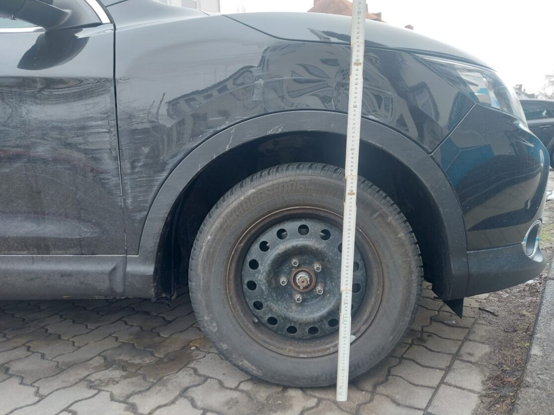 POL-HM: Polizei sucht Zeugen nach Verkehrsunfall