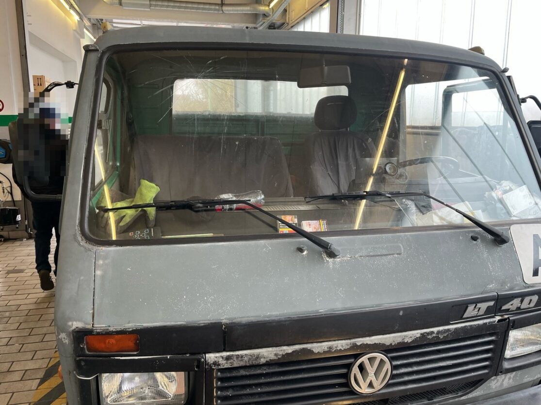 POL-BI: Schrottsammler mit schrottreifem Fahrzeug unterwegs