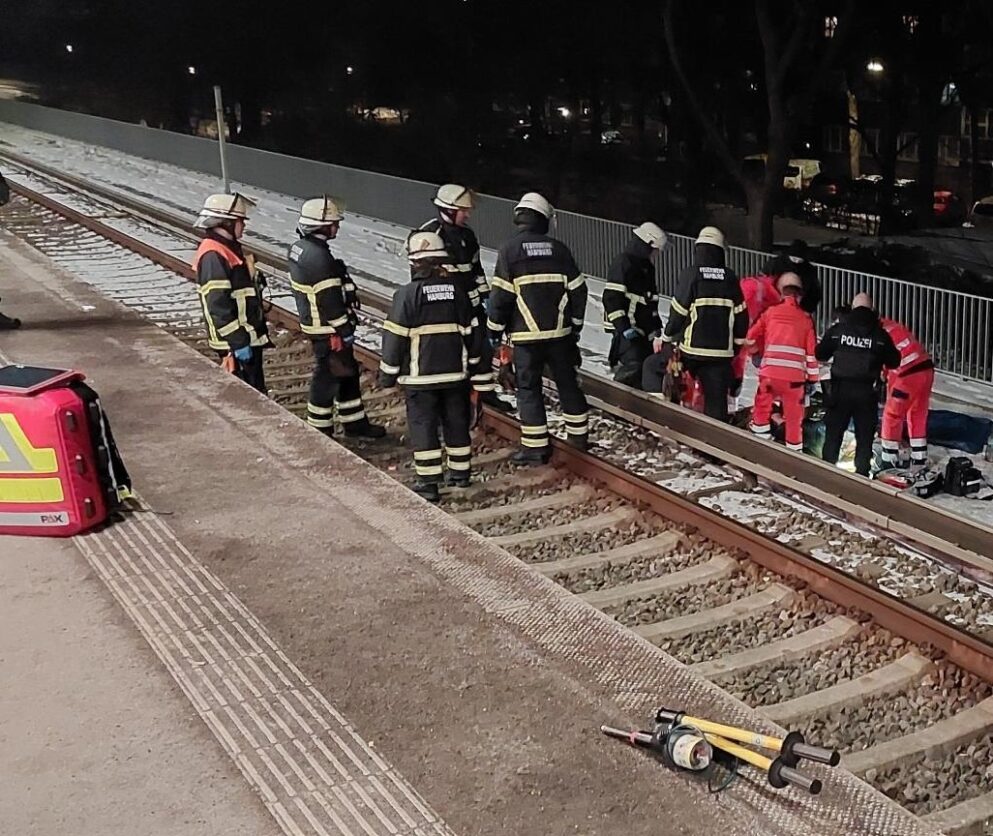 Hamburg: Personenunfall – Gleissturz mit Rollator an Hamburger S-Bahnstation