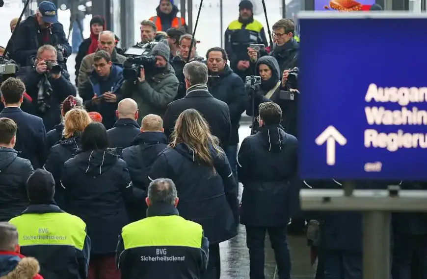 Polizei hielt Verdächtigen bereits vor tödlicher Zugattacke fest