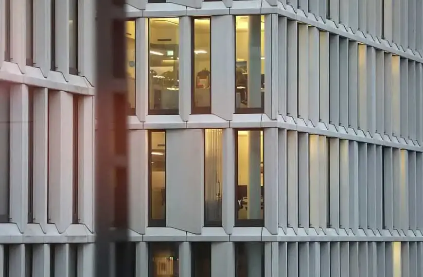 Unternehmen bauen wieder mehr Stellen ab