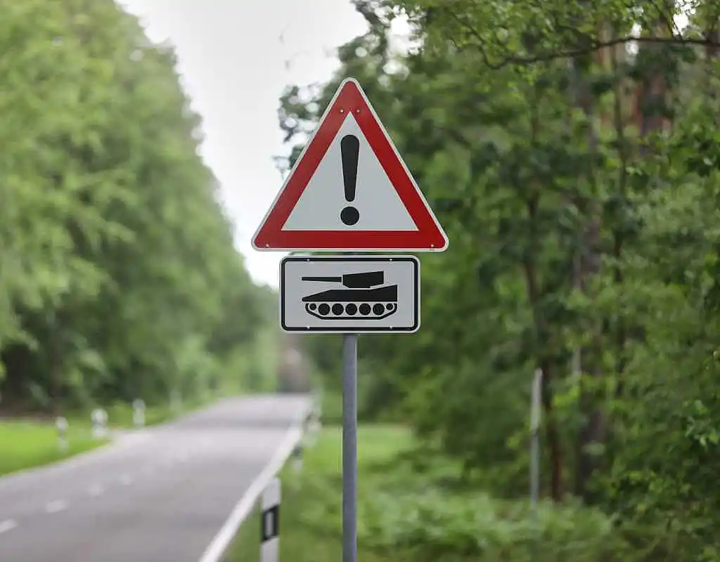 Verkehrsminister fordert neue EU-Regeln für Panzer & Co.