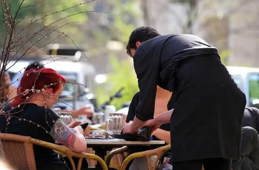 Umfrage: Viele Gastronomen wollen Preise erhöhen