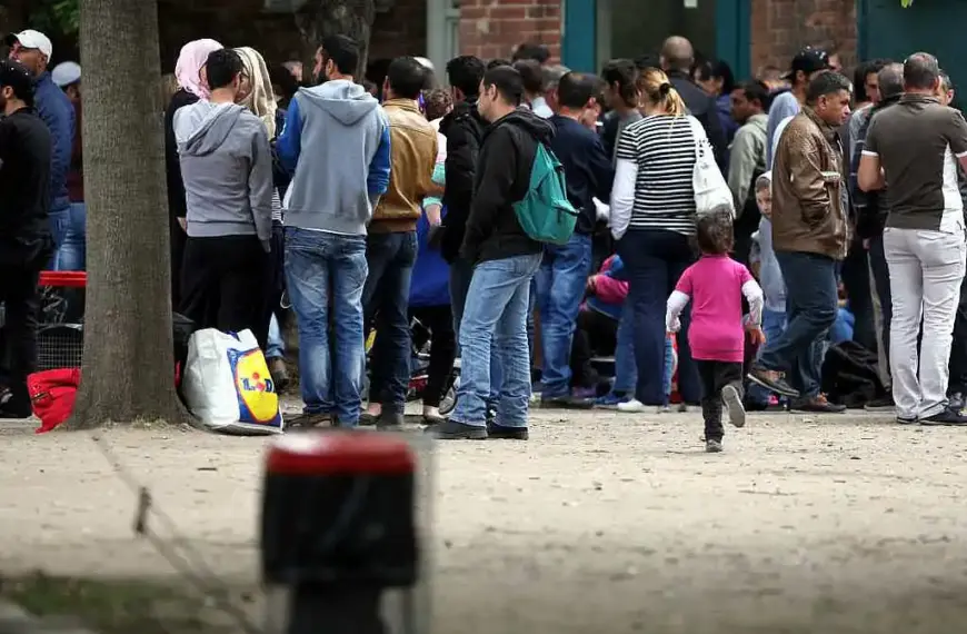 SPD unterstützt Dobrindt-Pläne für Asylbewerber