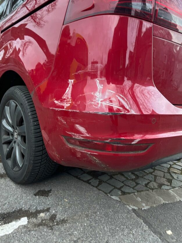 Hückeswagener Innenstadt: Unfallflucht – Polizei sucht Zeugen