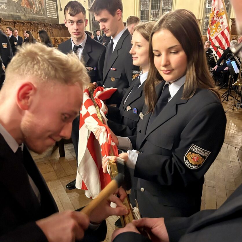 Bremer Rathaus: Gelöbnis und Jubiläen bei Freiwilligen Feuerwehren gewürdigt