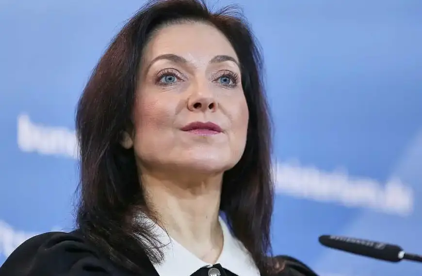 Wirtschaftsministerium: Reiche rüttelt nicht an Klimazielen