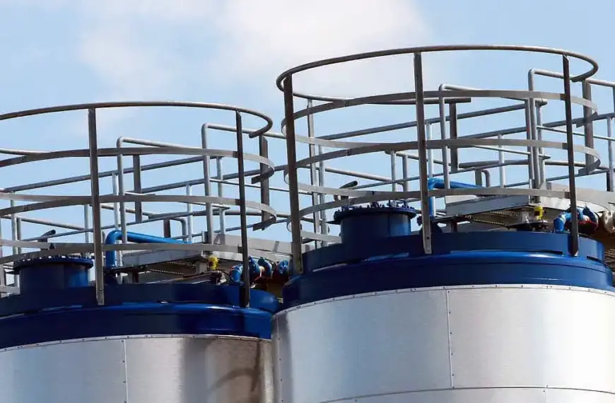 Berichte: Deutschland gibt Teil der nationalen Ölreserven frei