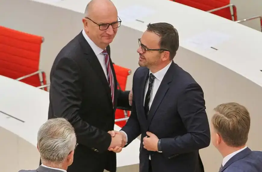 SPD und CDU in Brandenburg unterschreiben Koalitionsvertrag