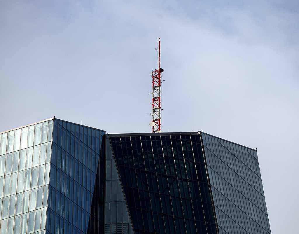 EZB lässt Zinsen unverändert bei 2,0 Prozent – Sorge vor Inflation durch Nahost-Krieg