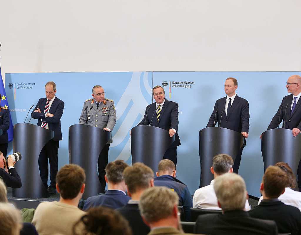 Bundeswehr soll bis Mitte der 2030er Jahre auf 260.000 Soldaten anwachsen