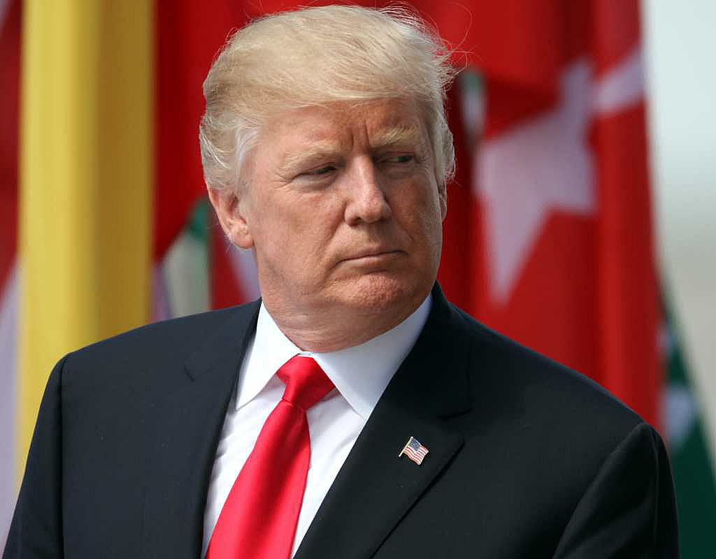 USA setzen Blockade der Straße von Hormus gegen Iran in Kraft – Trump droht Schnellbooten