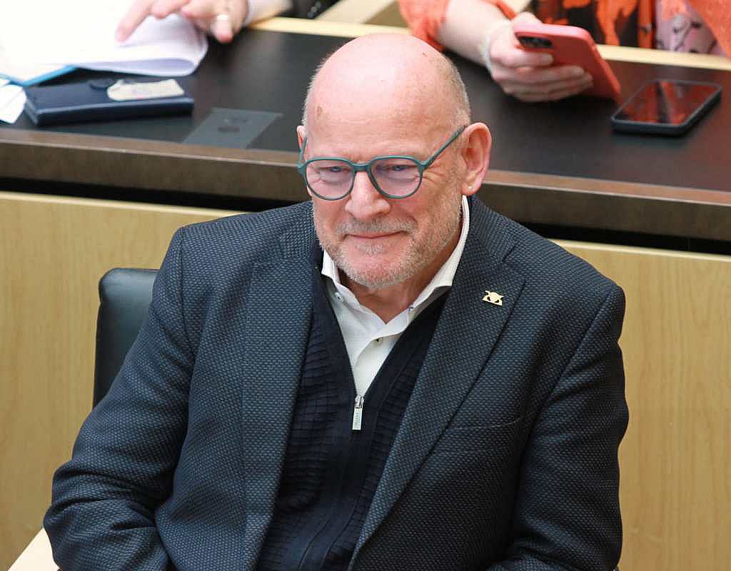 Verkehrsminister Hermann kritisiert Militarisierung und spricht bei Ostermarsch