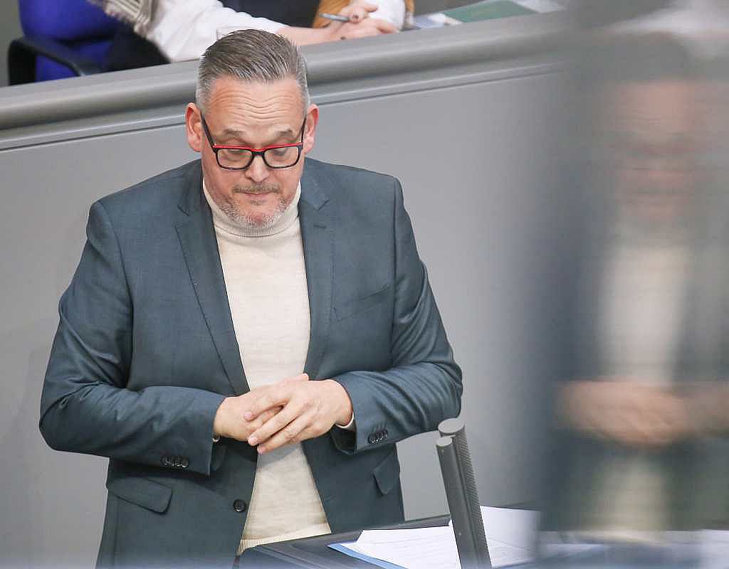 AfD-Politiker Reichardt wegen Hitlergruß-Foto unter Druck