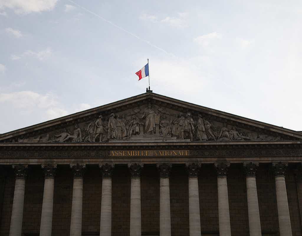 Frankreich billigt Sterbehilfegesetz nach jahrelangen Debatten
