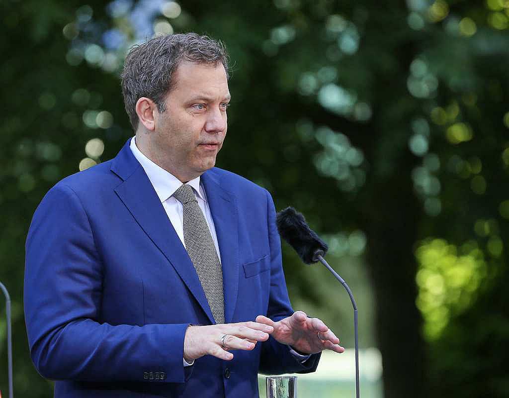 Klingbeil plant 2027 mit acht Milliarden Euro mehr Schulden als geplant