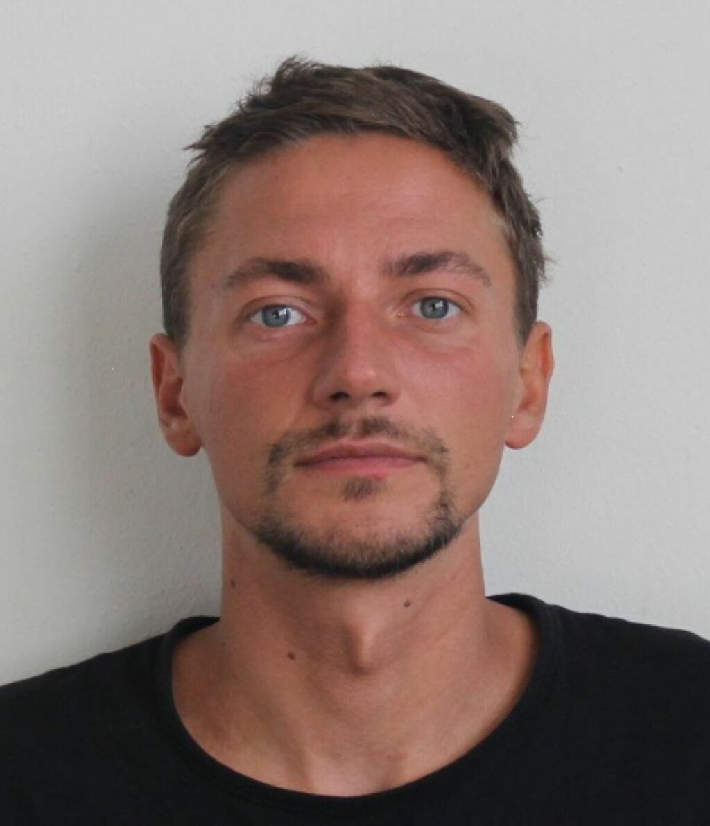 Dominik W